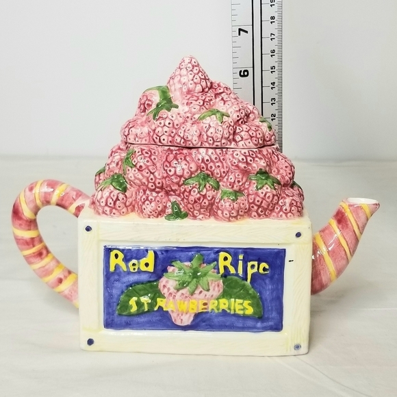 Vintage 1995 Red Ripe Strawberries Cardinal Inc. Ceramic Teapot, Collectible - Picture 10 of 11